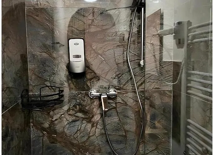 C-entral American * Bucureşti